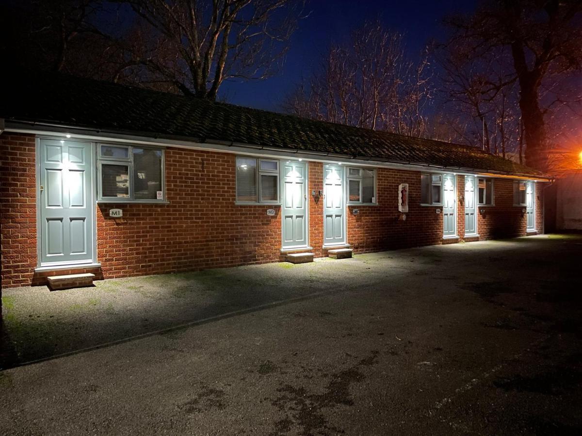 Arlan House, Central Basingstoke Hotel Esterno foto
