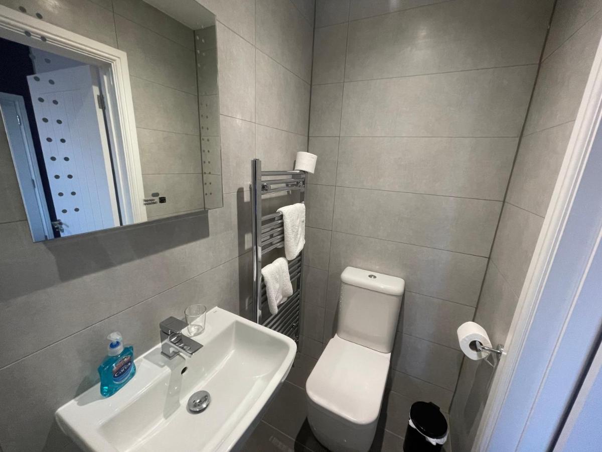 Arlan House, Central Basingstoke Hotel Esterno foto
