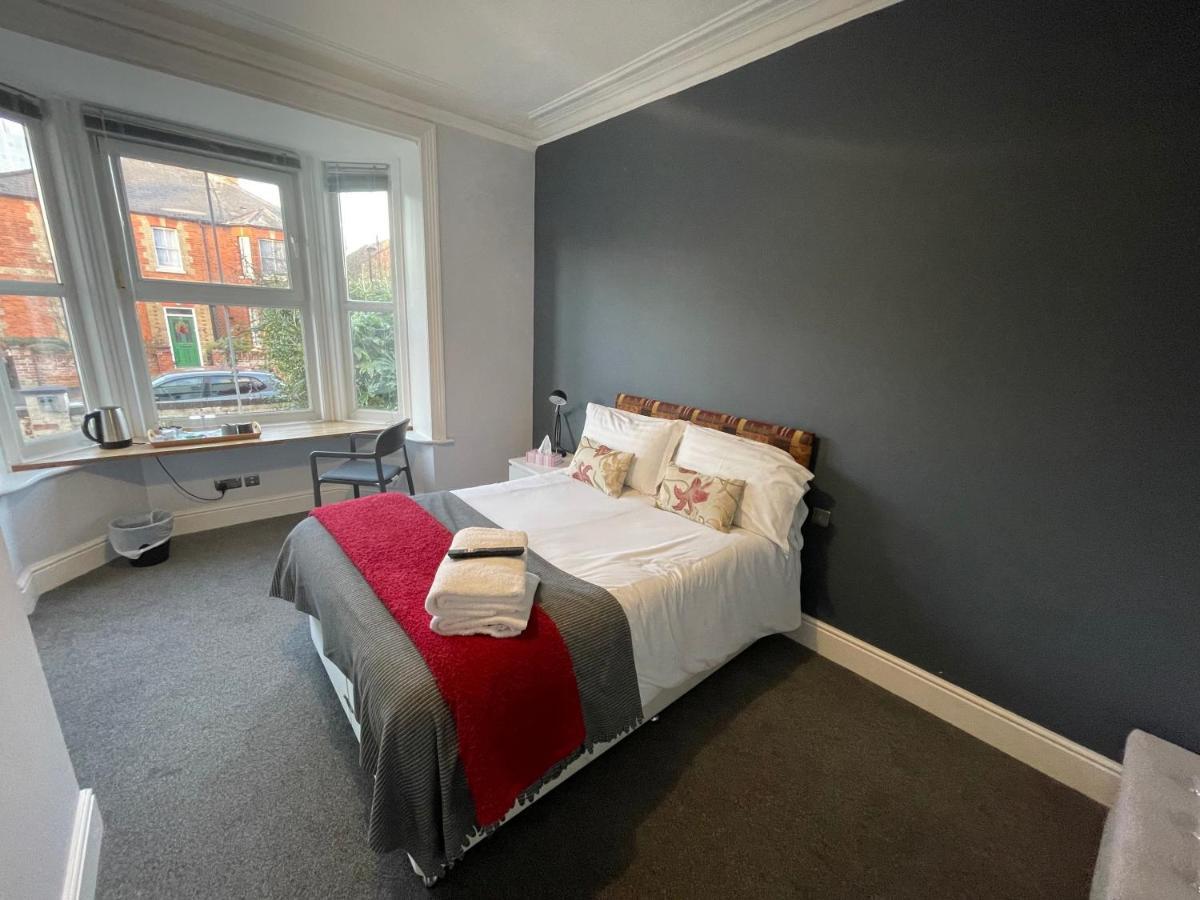 Arlan House, Central Basingstoke Hotel Esterno foto